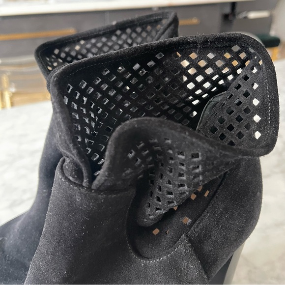 Black suede DVF boots with mesh trim - Picture 9 of 13